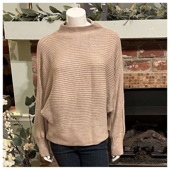 NWT The Kendall Mock-Neck Sweater - Picture 4 of 8